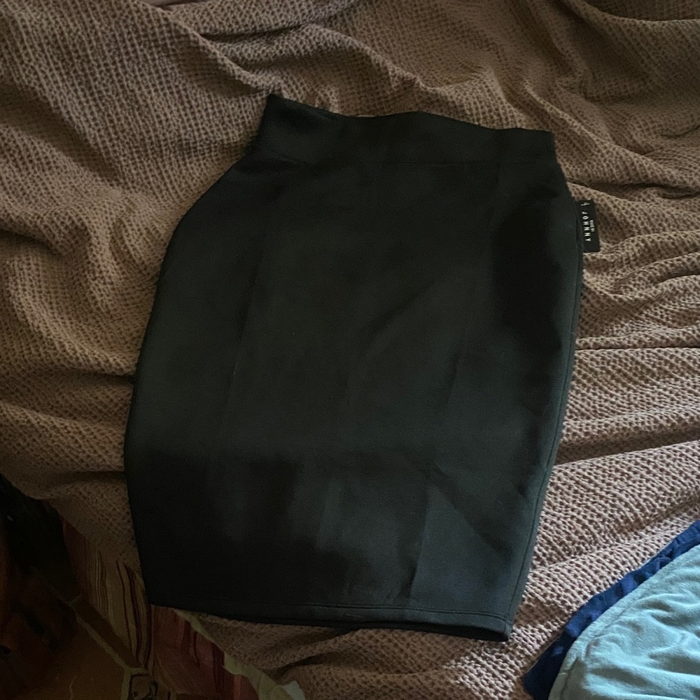 Elegant Black Pencil Skirt